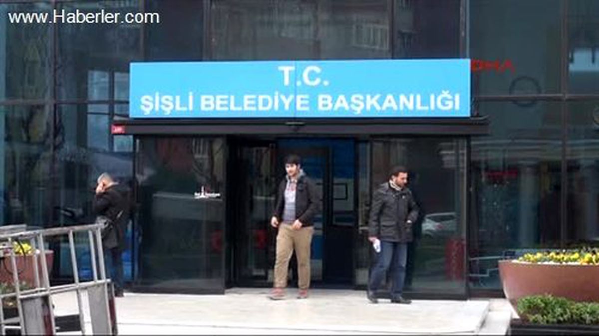 Şişli Belediyesi\'nde Kurşun Delikleri