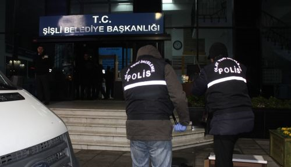 Şişli Belediyesi Önünde Silah Sesleri (2)
