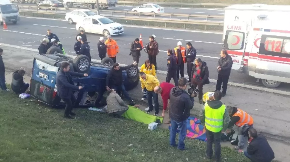 TEM Otoyolu Kartal Mevkiinde Otomobil Takla Attı: 6 Yaralı