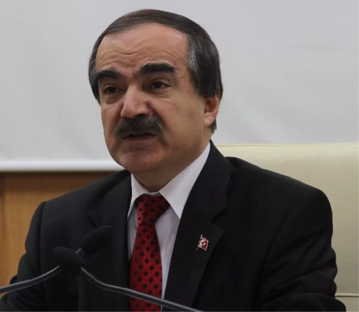 Vali Coş: "Basın Mensuplarının Emniyete Alınmasında, Yasaları Uygulayacağız"