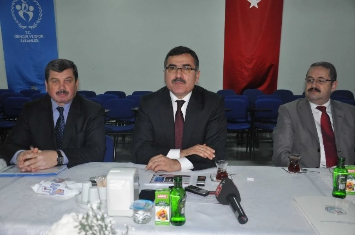 Vali Turhan, Balıkesir\'deki Spor Yatırımlarını Anlattı