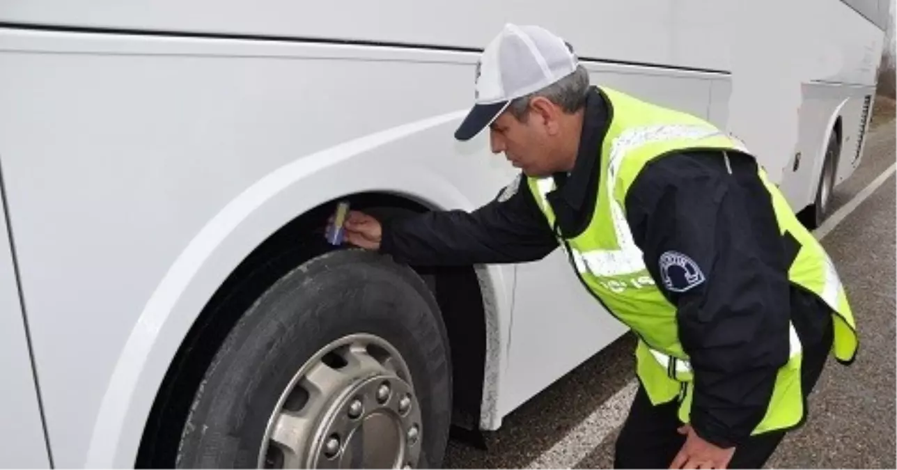 Yolcu Taşıyan Araçlara Sıkı Denetim