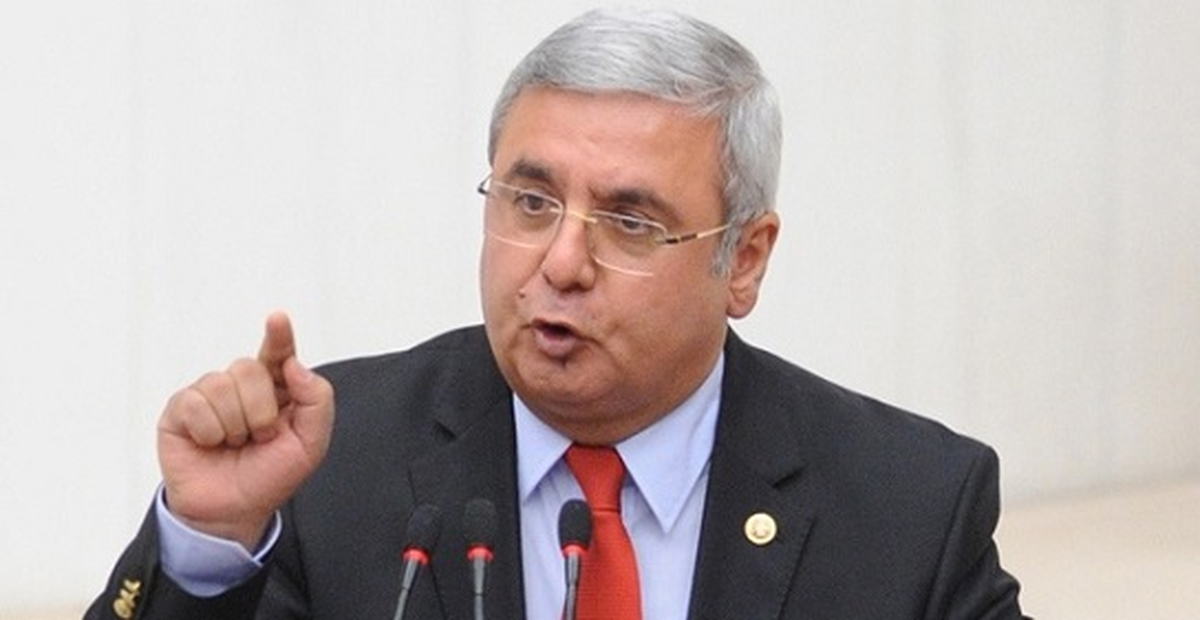 Ak Partili Metiner\'le CHP\'li Ağbaba Arasında Bardak Fırlatma Gerginliği