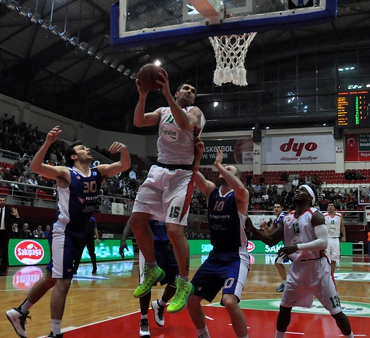 Pınar Karşıyaka: 93 FoxTown Cantu: 80