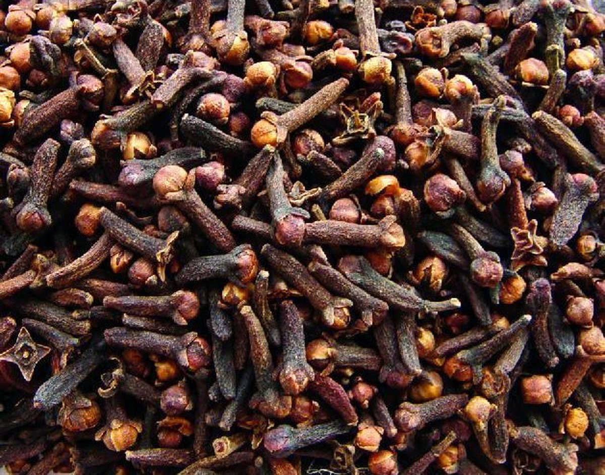 Diş Ağrısına Karanfilli Çözüm