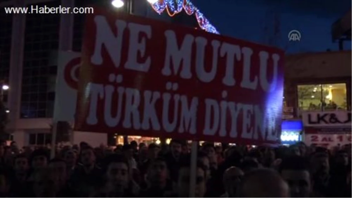 Malatya\'da MHP Bürosuna Yapılan Saldırı Protesto Edildi