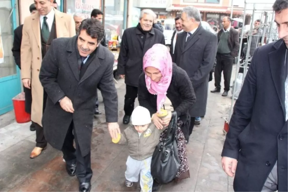 Kars Belediye Başkanı Bozkuş Esnafı Ziyaret Etti