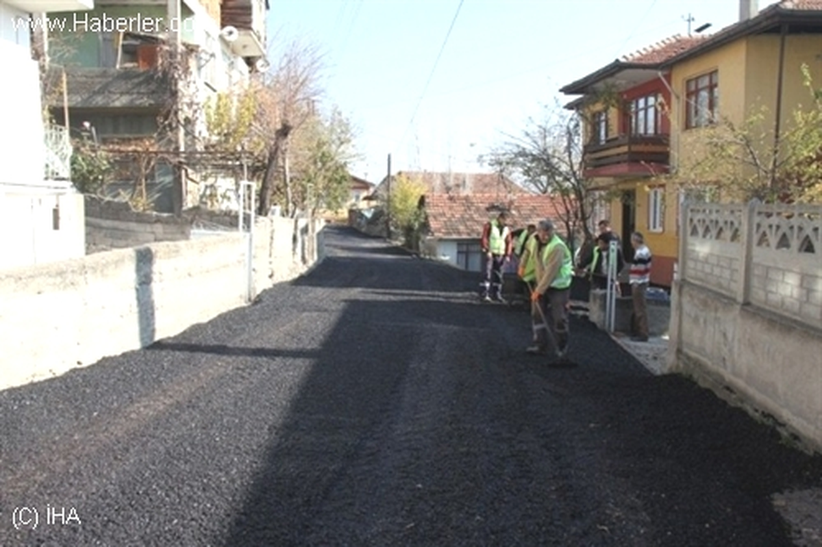 "70 Bin Ton Asfalt Dökme Hedefini Aştık"