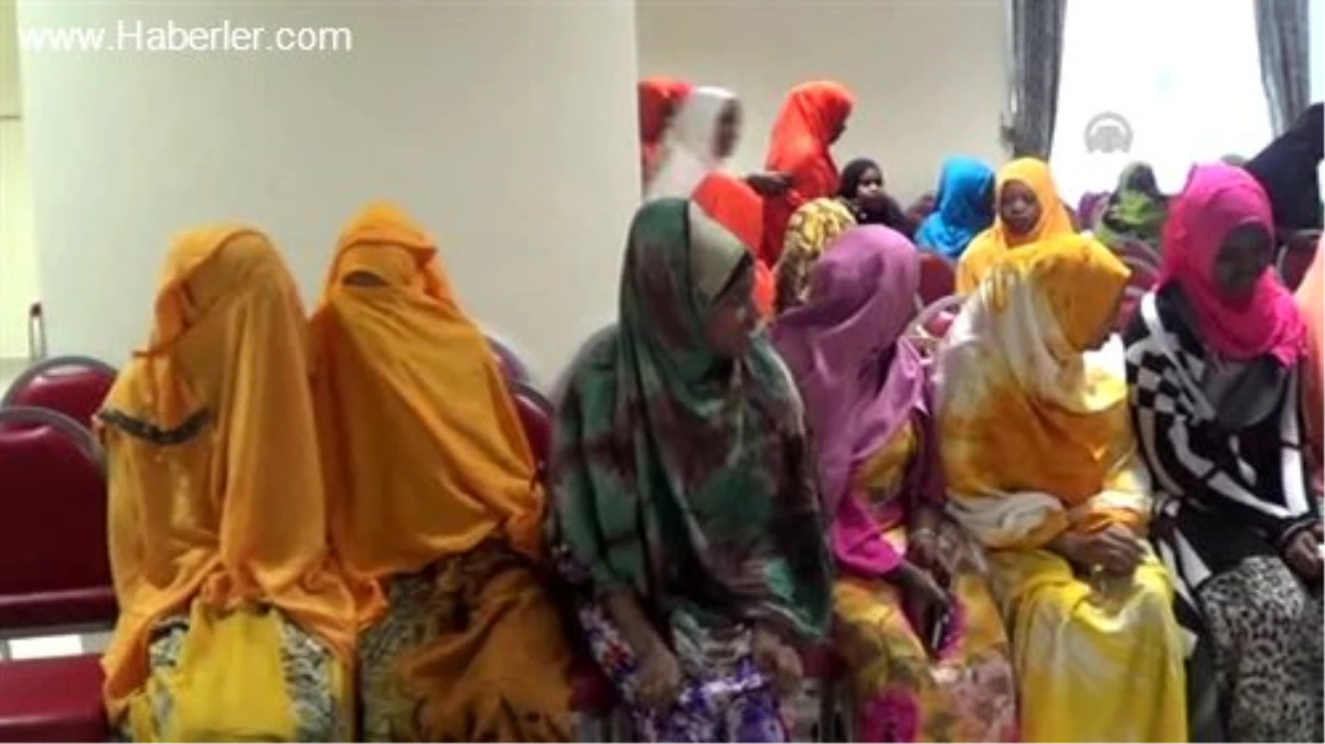 Somalili Öğrenciler, Ayvalık\'ta Tatil Yapıyor