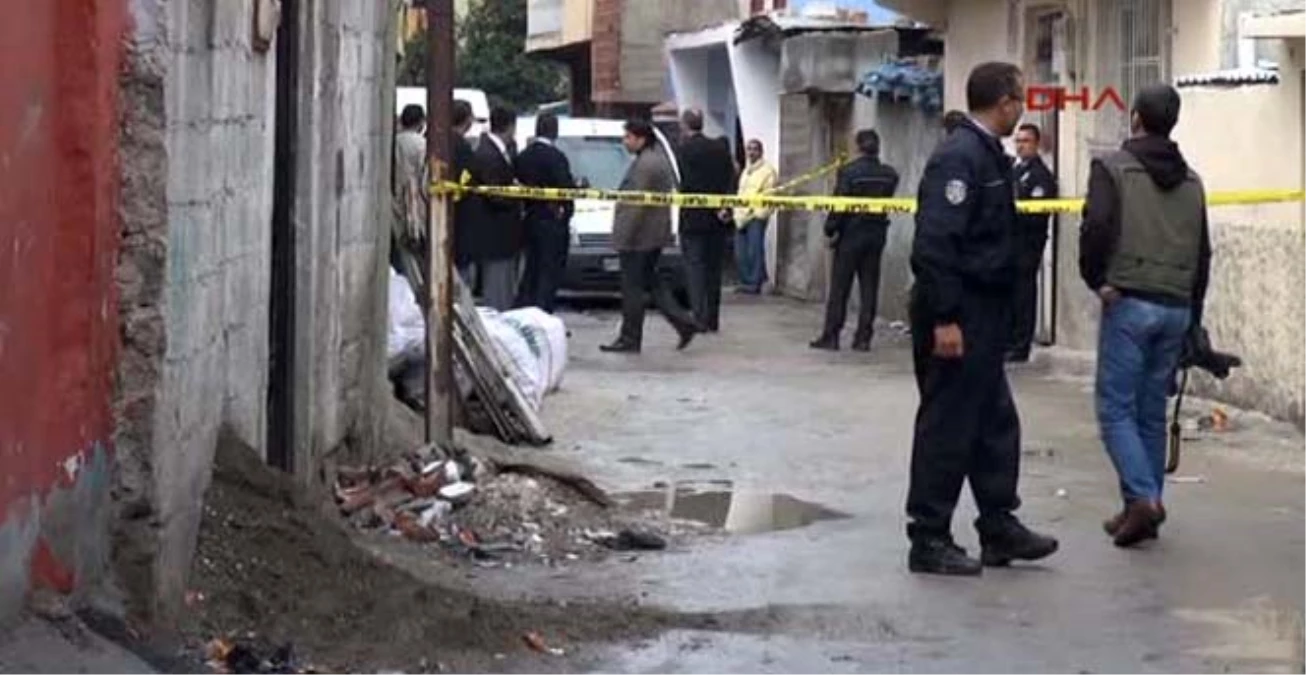 Adana\'da "Torbacılar" Çatıştı, Yoldan Geçen 2 Kişi Vuruldu