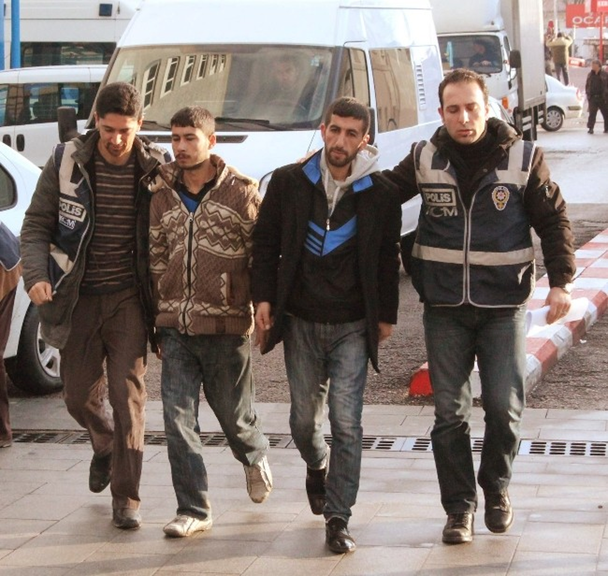 Konya\'da Gözaltına Alınan 60 Kişi Adliyede
