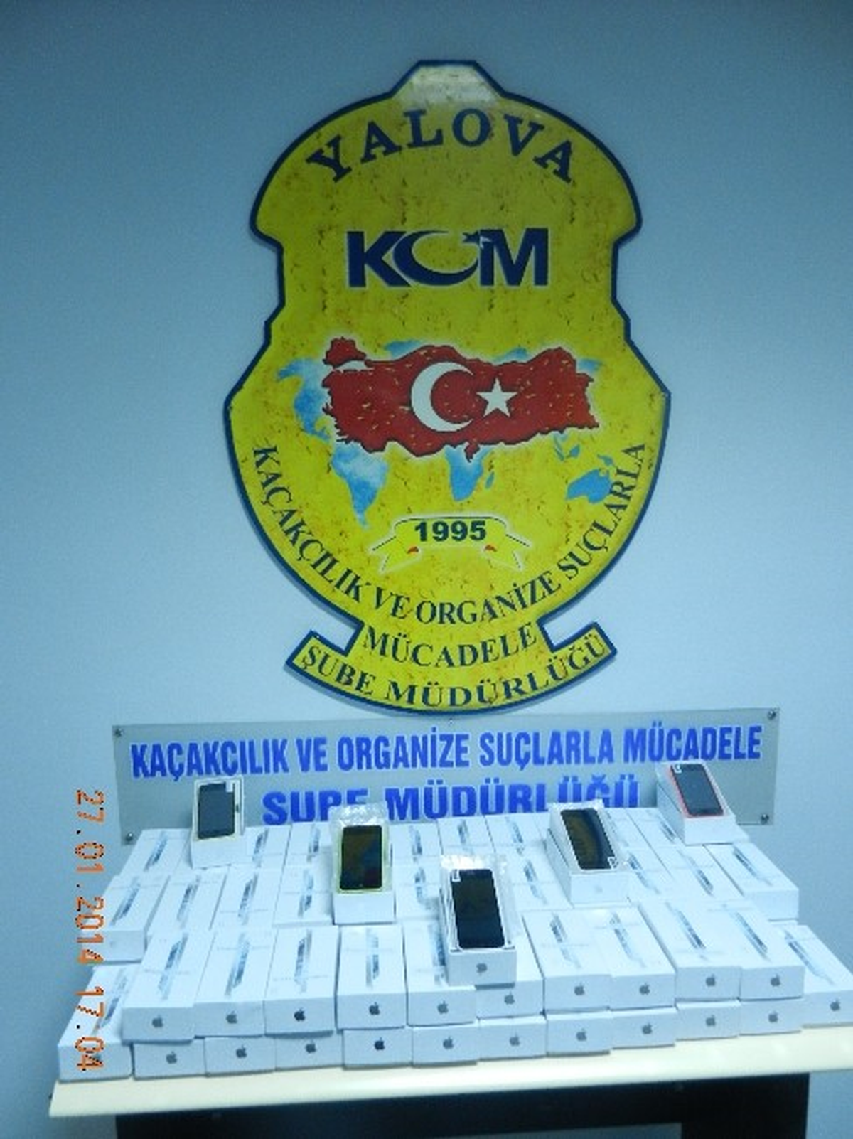 Yalova\'da Kaçak İçki ve Telefon Operasyonu