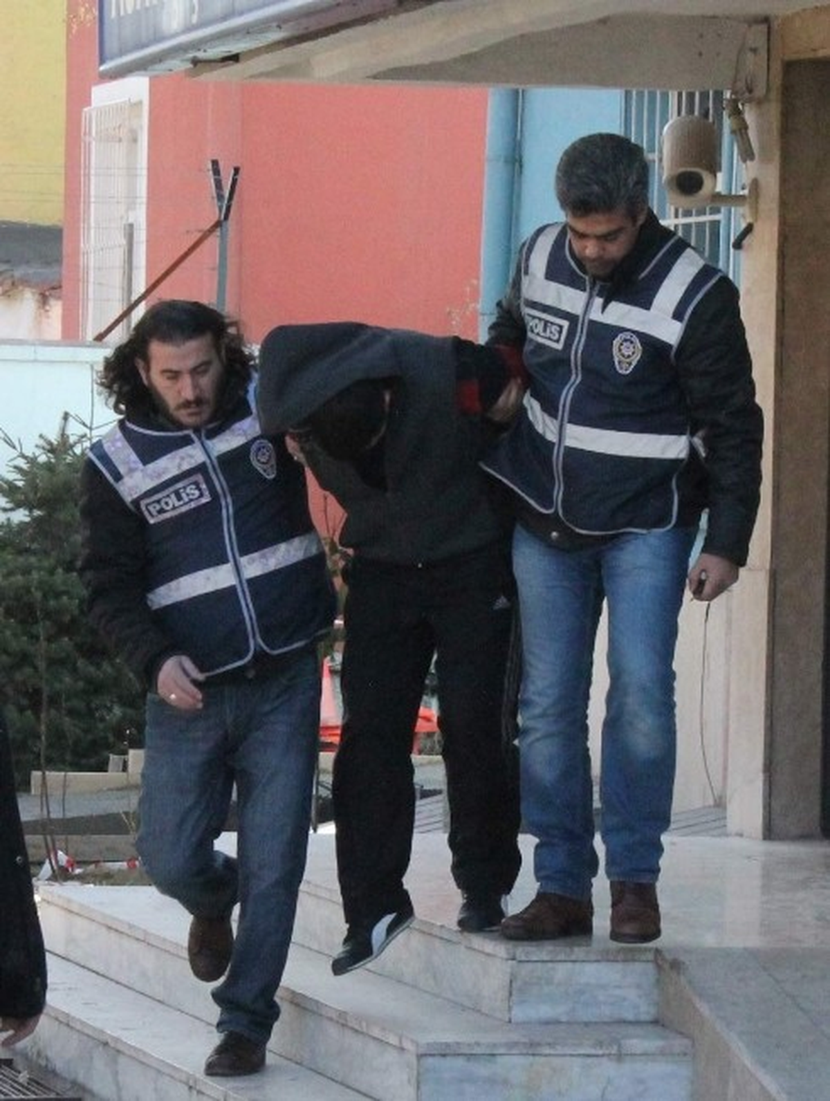 8 Yıl Cezaevinde Yattı, Uslanmadı 9 Günde 9 Otomobil Çaldı