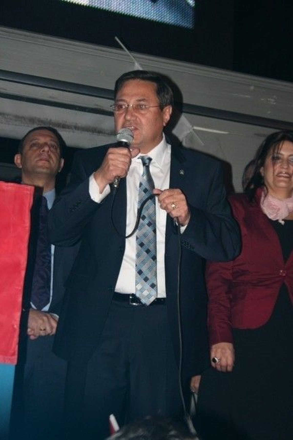AK Parti Bayraklı Adayı İsmail Sarı İddialı