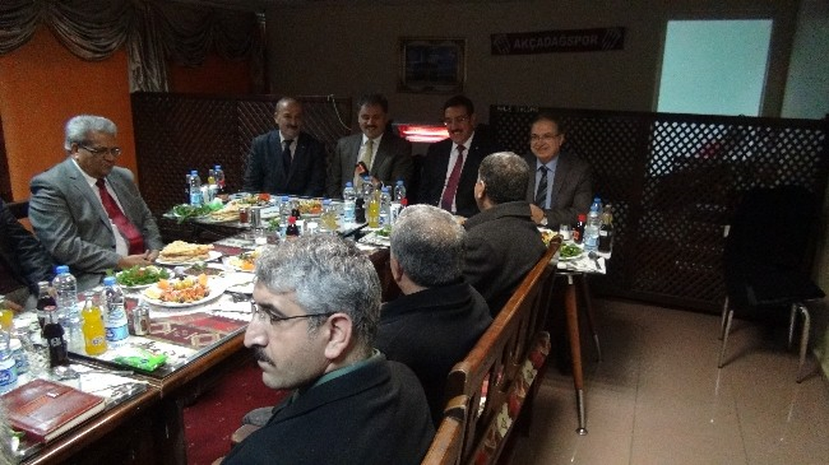 AK Parti, Akçadağ\'da Seçim Strateji Toplantısı Yaptı