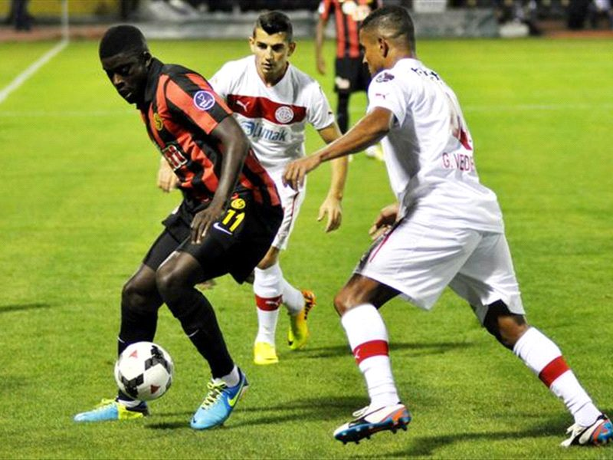 Alfred N\'diaye\'nin Yeni Adresi Real Betis