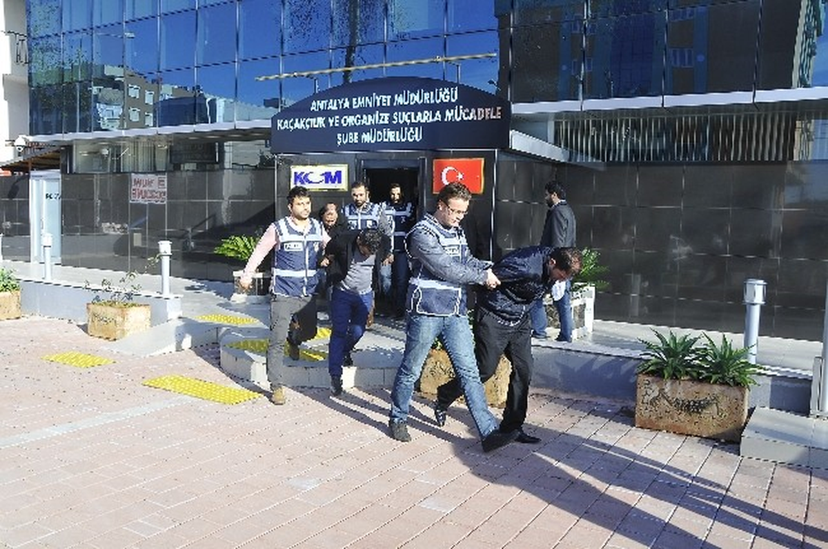 Antalya\'da Uyuşturucu Operasyonu