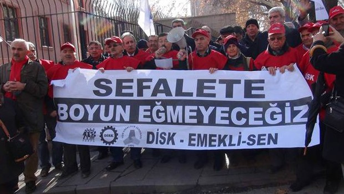 Başbakanlık Önünde Emeklilerden Zam Tepkisi