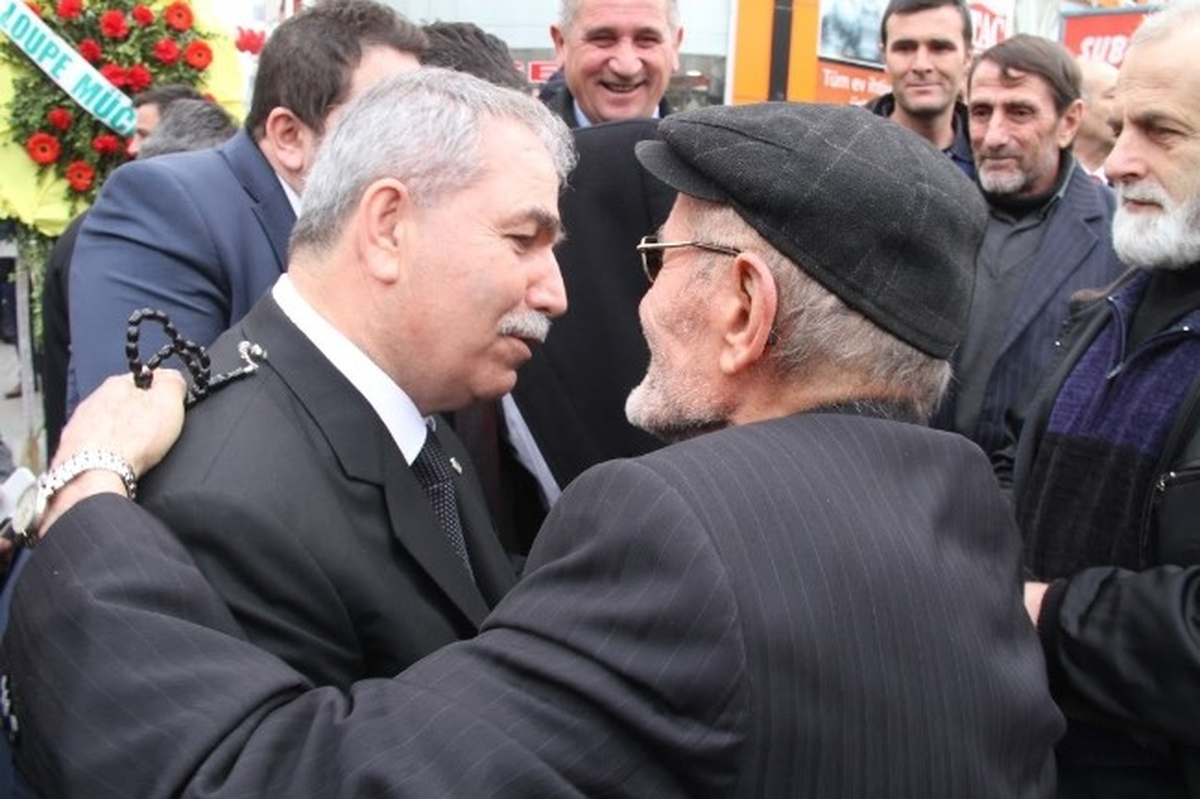 Başkan Demirtaş Cadde Esnafını Ziyaret Etti
