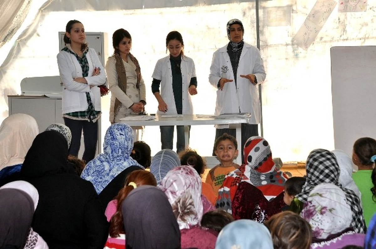 Çadır Kentteki Suriyeli Kadınlara Sağlık Semineri Verildi