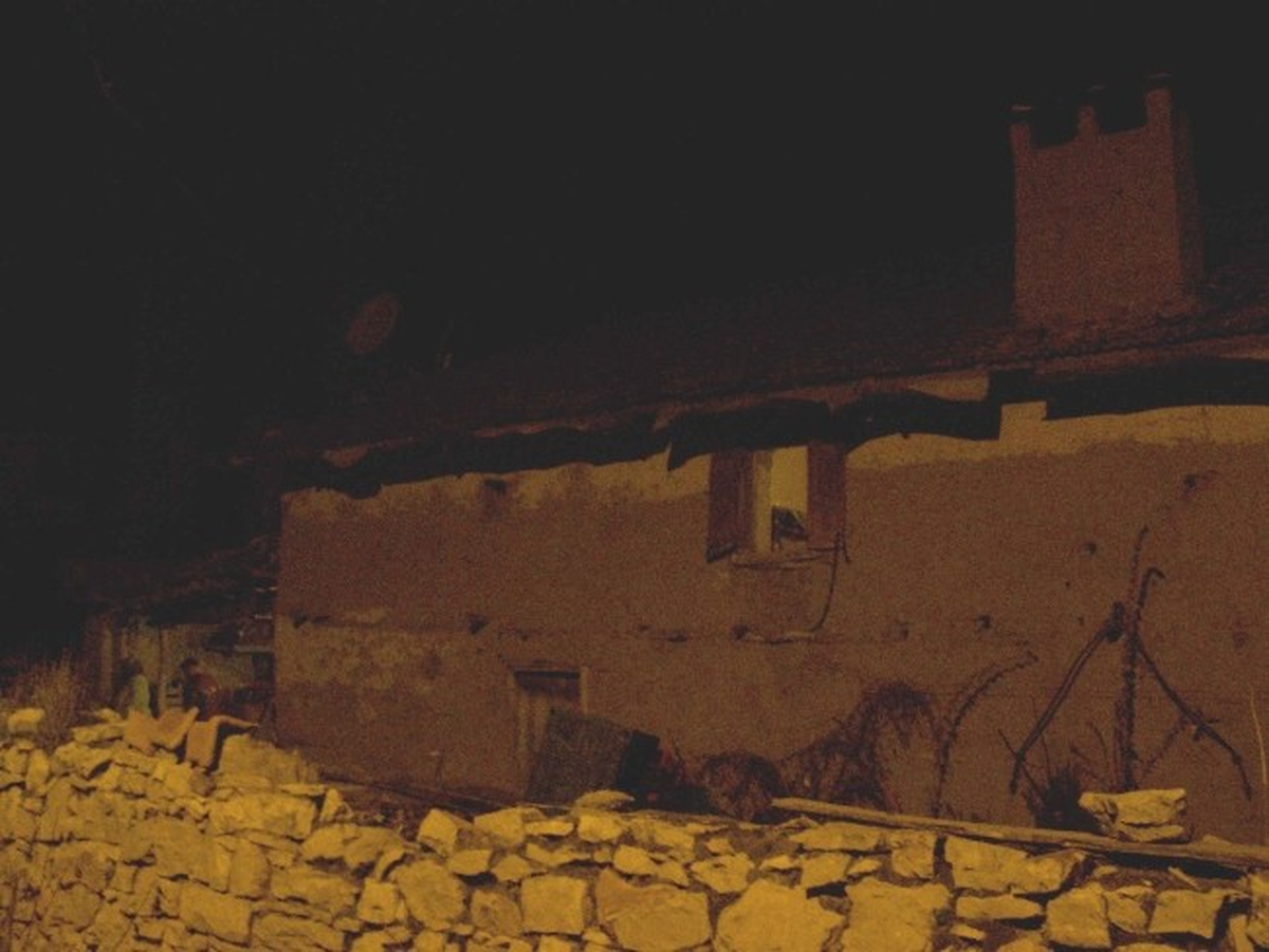 Dayısını Öldürdü, Yengesini Ağır Yaraladı