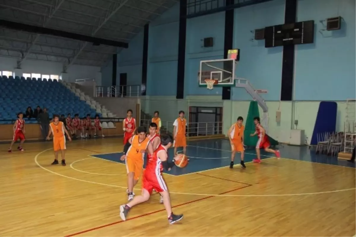 Erzincan\'da Kulüpler Basketbol Müsabakaları Başladı