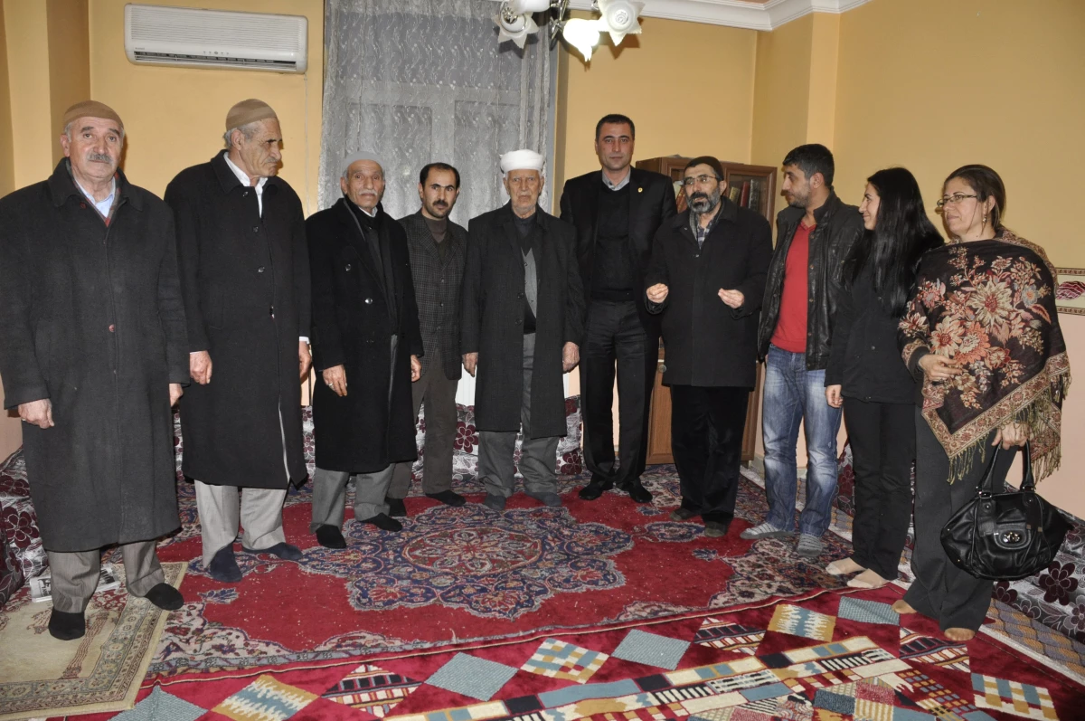 Eşbaşkan Adayları Özdemir Ve Akel\'in STK Ziyaretleri Sürüyor