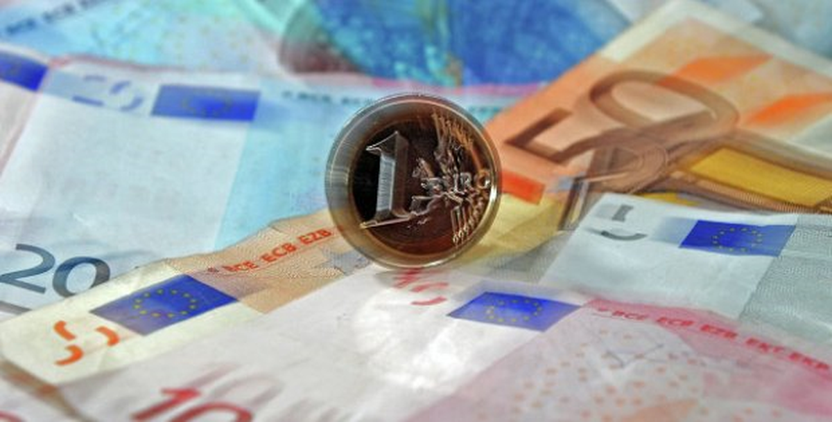 Euro, Tarihinde İlk Kez 48 Ruble\'ye Yükseldi