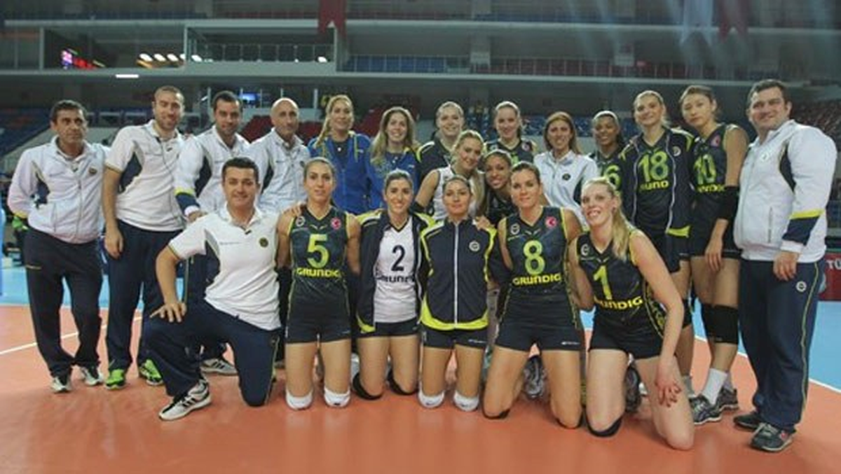 Fenerbahçe, İlbank\'ı 3-0 Yenerek Rövanş İçin Avantaj Sağladı