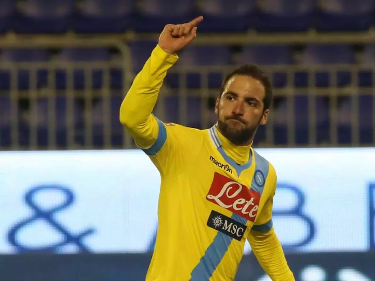 Higuain: Napoli\'de Gerçekten Mutluyum