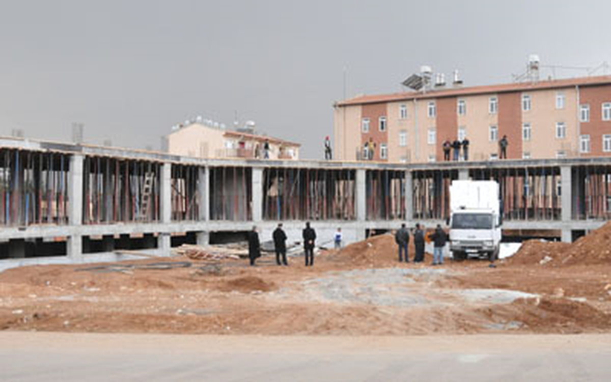 Karaköprü İlçe Emniyet Müdürlüğü\'nün Yapımı Sürüyor