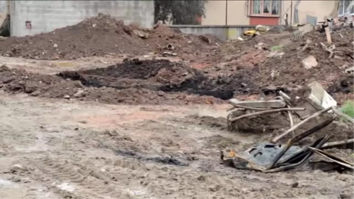 Kocaeli\'deki yangın - boru hattındaki bağlantı noktası