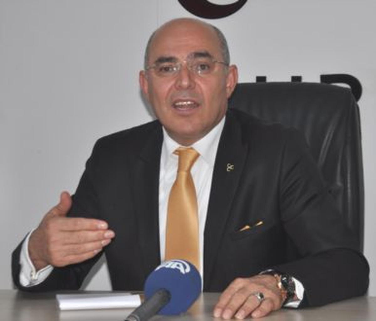 MHP\'li Karakaya\'dan Siteler\'de Esnaf Ziyareti