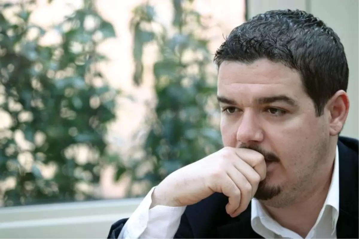 Tolga Akyıldız\'dan "Özür Dilerim Çok Sevdim" Şimdi Tüm Kitapçılarda