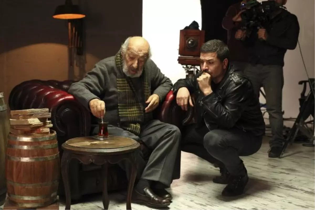 Usta-Çırak Bir Arada; Mehmet Turgut, Ara Güler\'i Fotoğrafladı