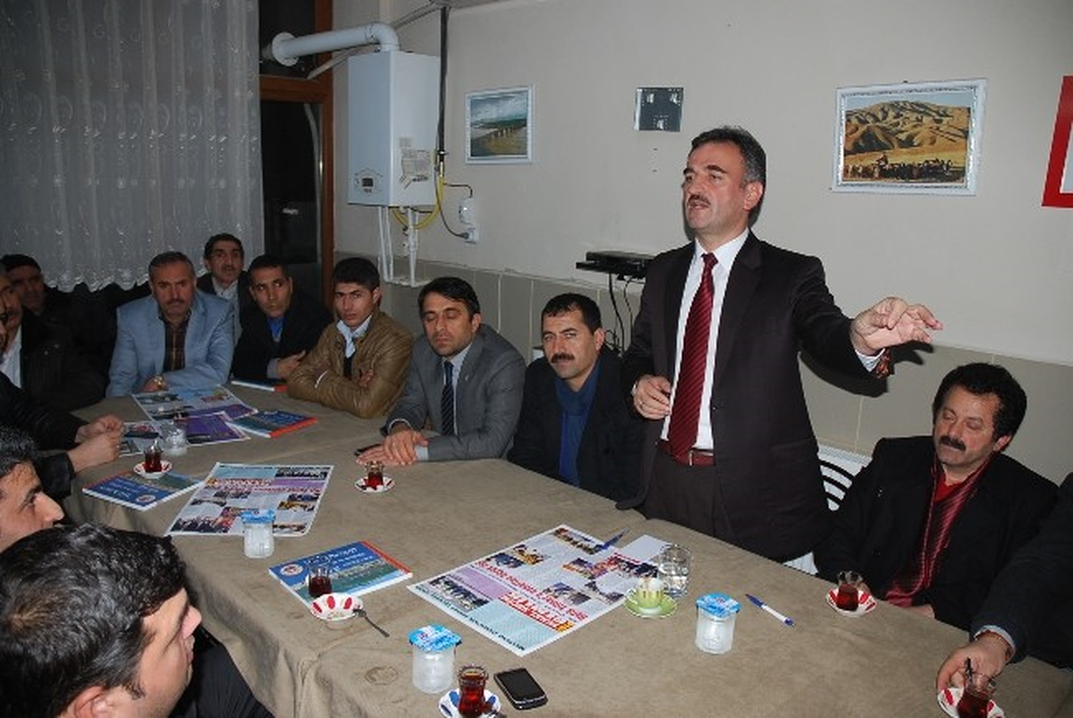 Yılmaz\'a Meşaleli Karşılama