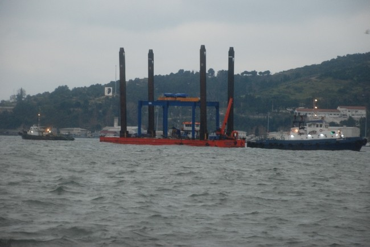 Zonguldak\'ta Kıyıya Vuran Duba Kurtarıldı