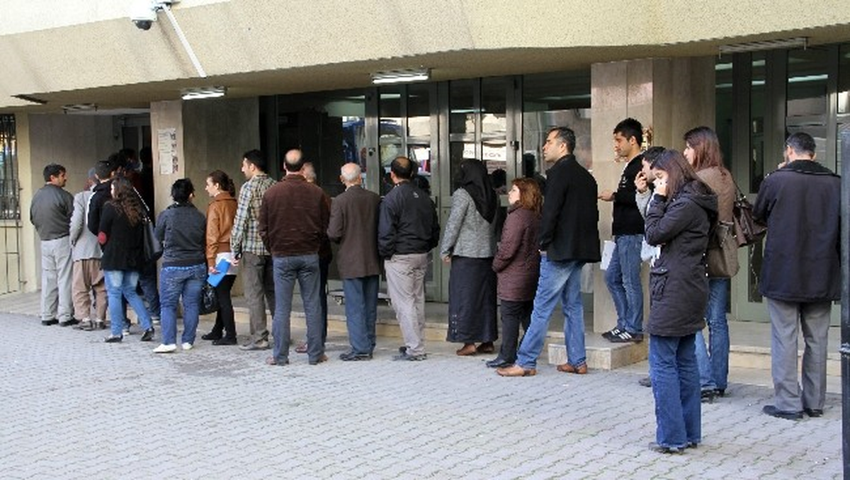 28 Kadroya Bin 500 Başvuru