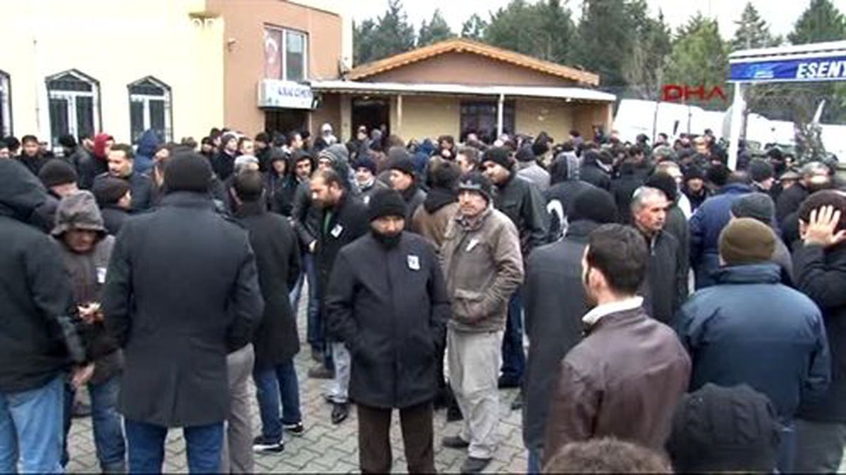 Aracını Çalan Hırsızı Durdurmak İsteyince Canından Oldu