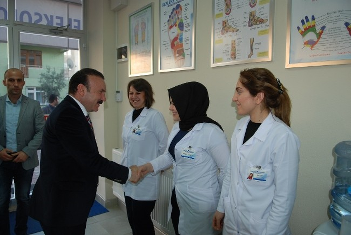 Başkan Doğan Refleks Akademi Releksoloji Merkezi\'ni Ziyaret Etti