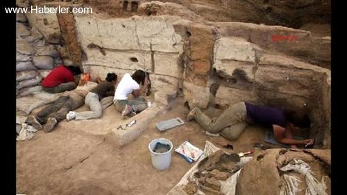 Çatalhöyük\'te, 9 Bin Yıl Önce Dokunmuş Keten Kumaş Parçası Bulundu