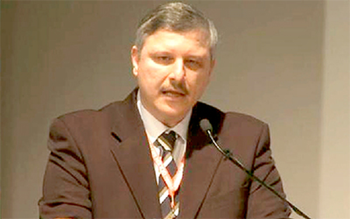 Çetin "Ak Parti Kararmıştır" Dedi ve İstifa Etti