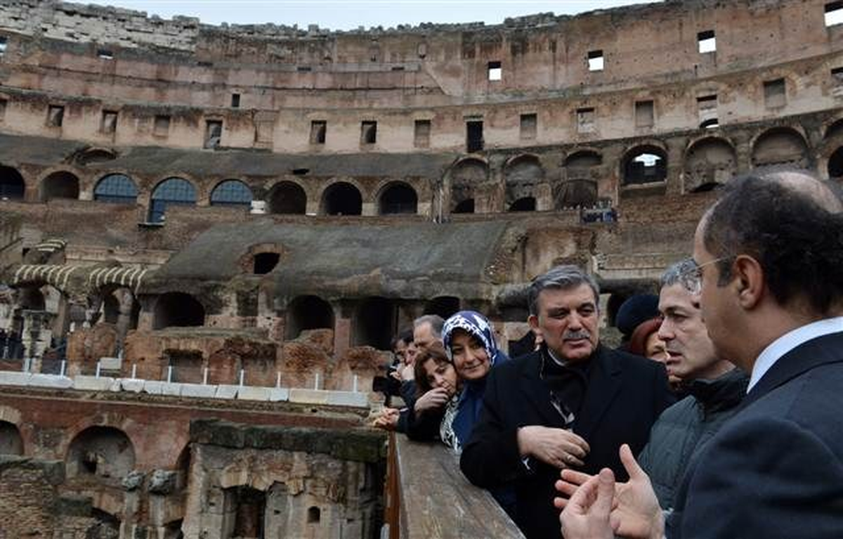 Cumhurbaşkanı Gül, Roma\'nın Sembolü Tarihi Kolezyum\'u Ziyaret Etti