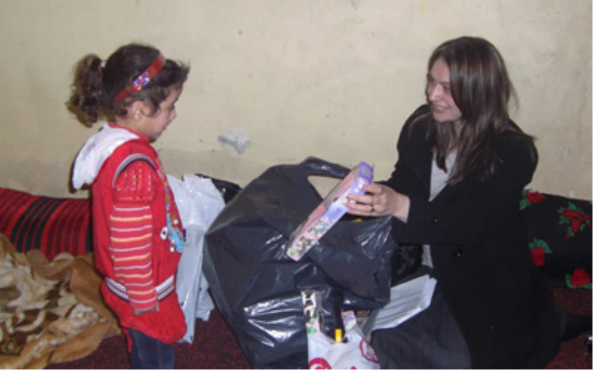 Viranşehir\'de Dar Gelirli Ailelerin Çocuklarına Oyuncak