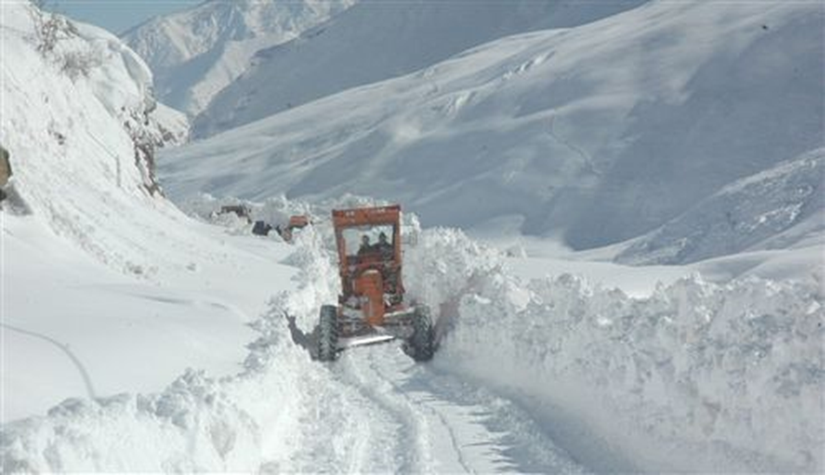 Doğu\'da 339 Köyle Ulaşım Sağlanamıyor