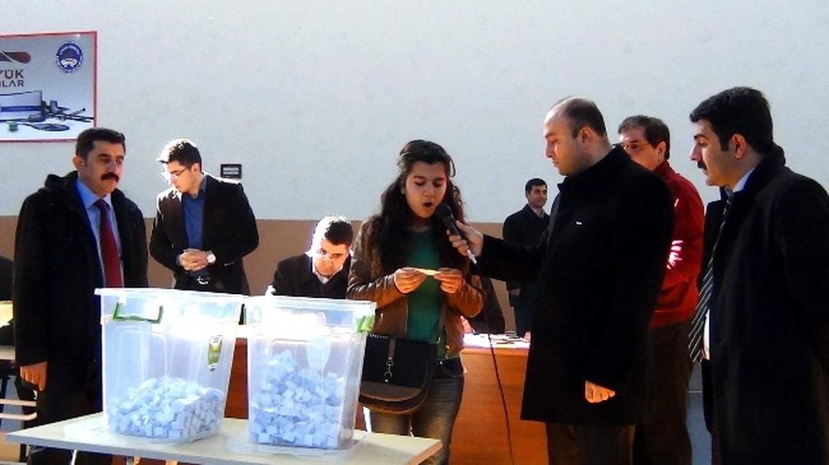 Erciş\'te 704 Depremzede Kiracı Daha Eve Kavuştu