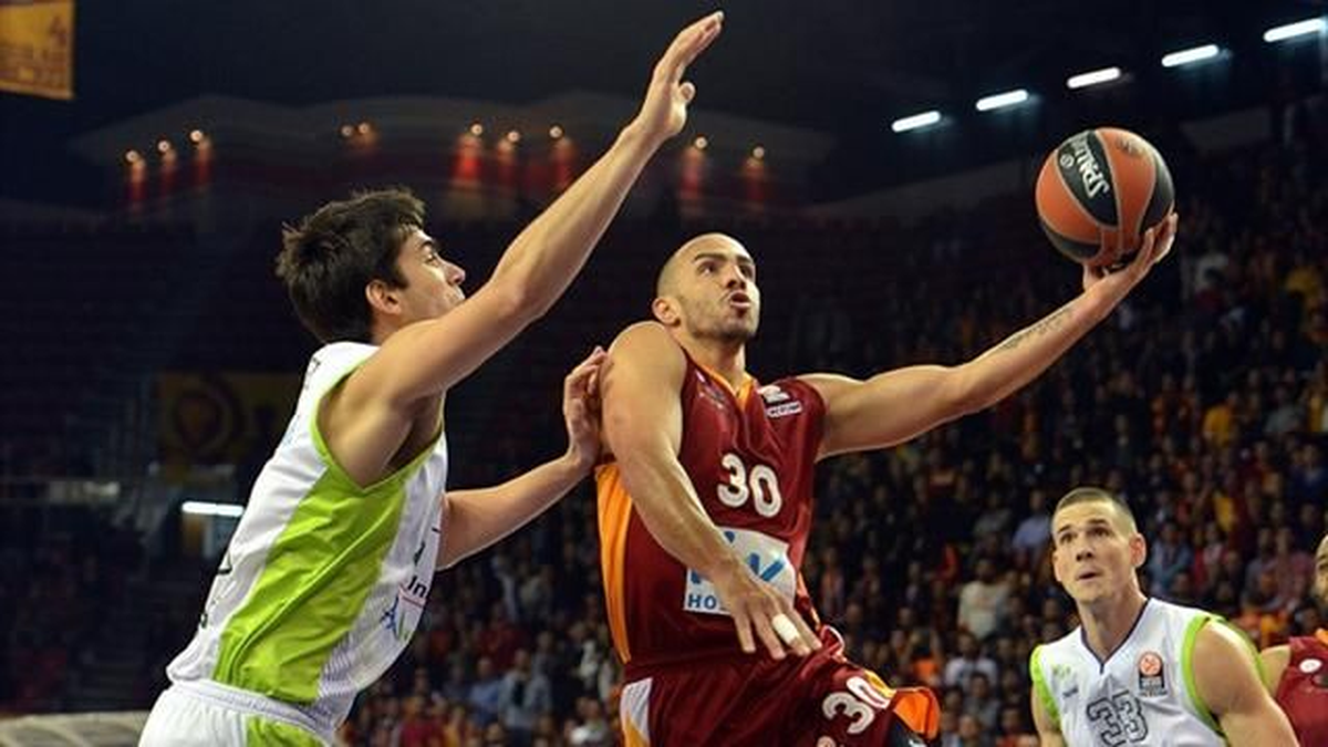 Galatasaray Liv Hospıtal: 90 Zalgırıs Kaunas: 83