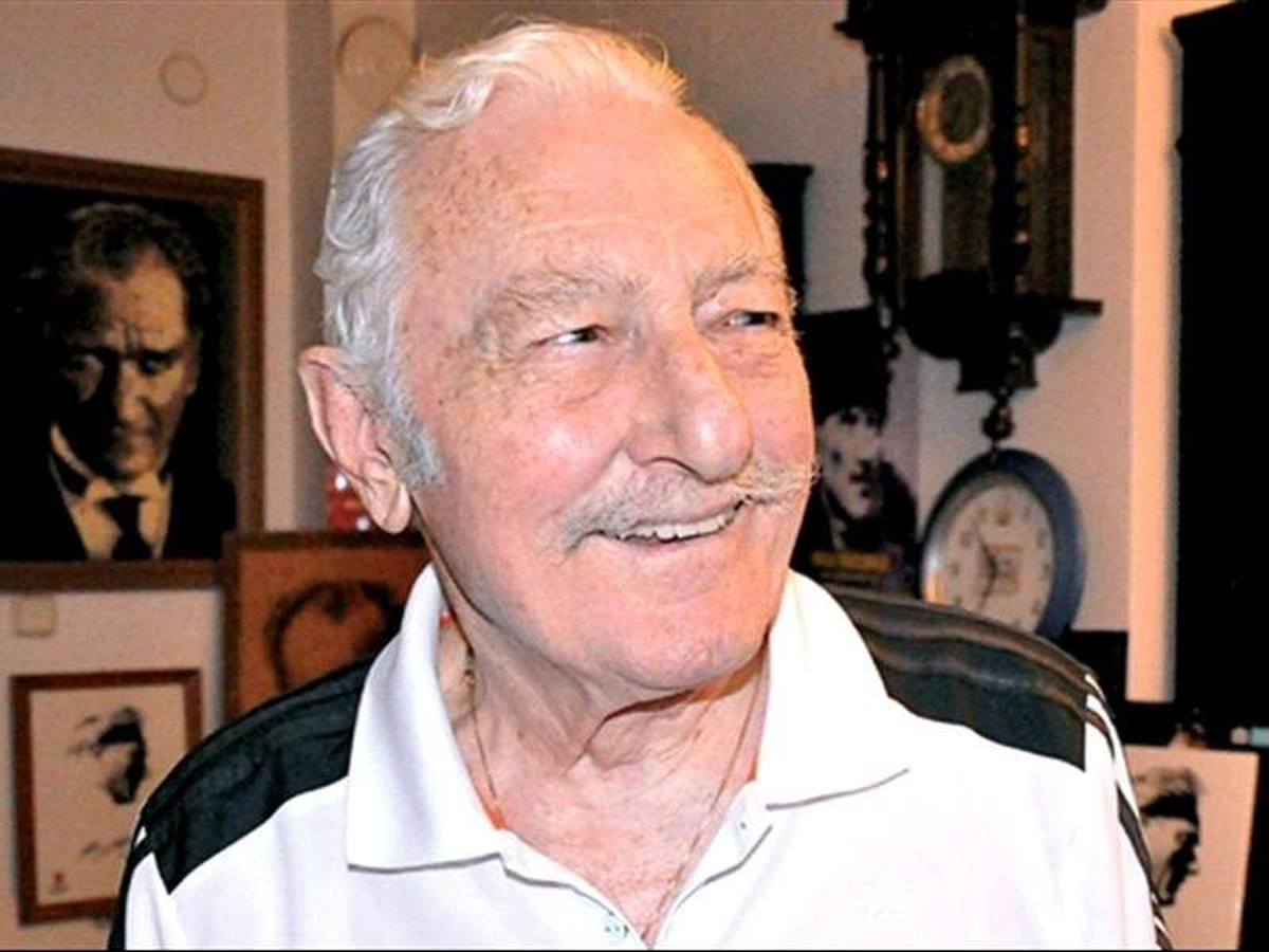 Galatasaray Yöneticisi Sedat Doğan, Beşiktaş Onursal Başkanı Süleyman Seba\'yı Ziyaret Etti