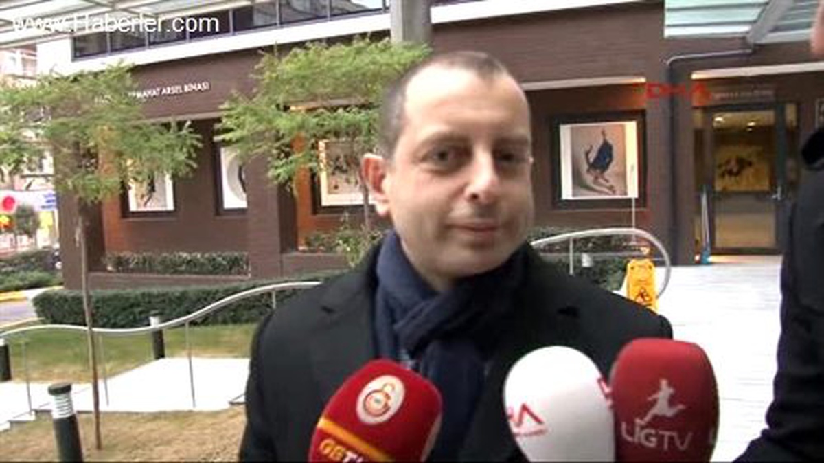 Galatasaray Yöneticisi Sedat Doğan, Beşiktaş Onursal Başkanı Süleyman Seba\'yı Ziyaret Etti