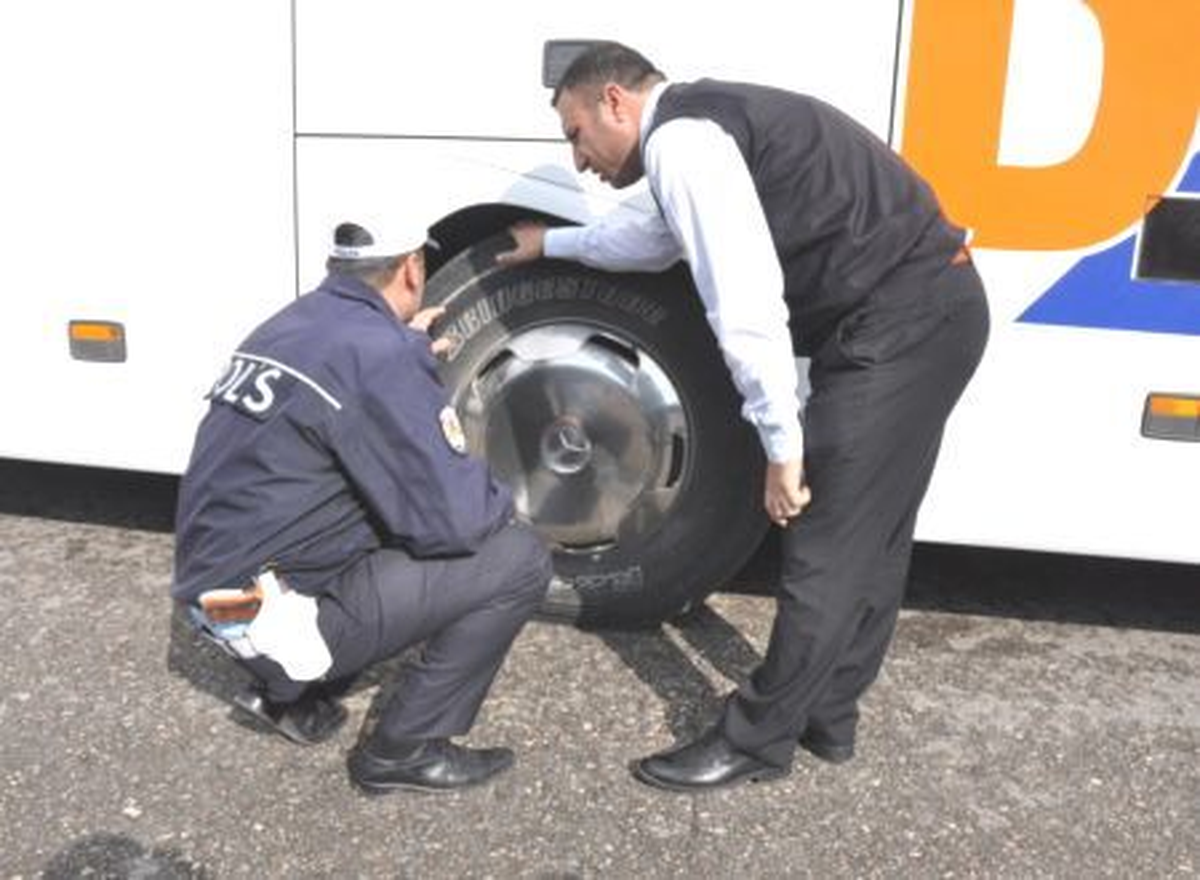 Kayseri ve Sivas\'ta Otobüslerde Kış Lastiği Denetimi